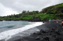 waianapanapa-park-beach